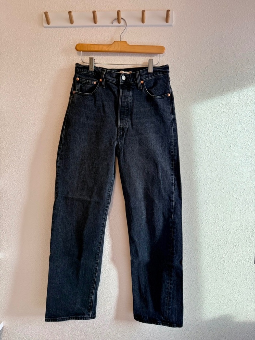 Straight Leg Women's Jeans — Black